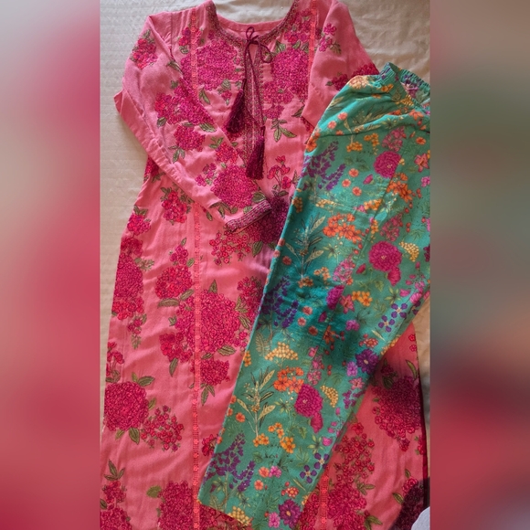 TULIP - Hussain Rehar Karandi 3 Piece Suit With Straight Pants- Medium - Picture 10 of 12